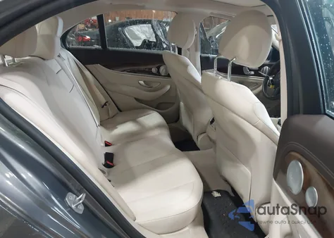 2017 Mercedes-Benz E 300 4Matic z USA, uszkodzony, nr VIN WDDZF4KB0HA134594